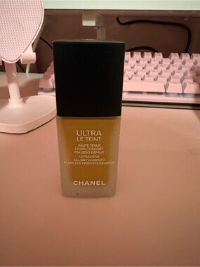 CHANEL Ultra Le Teint Foundation Shade B80